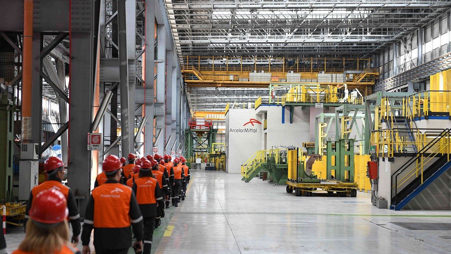 Workers walking .jpg