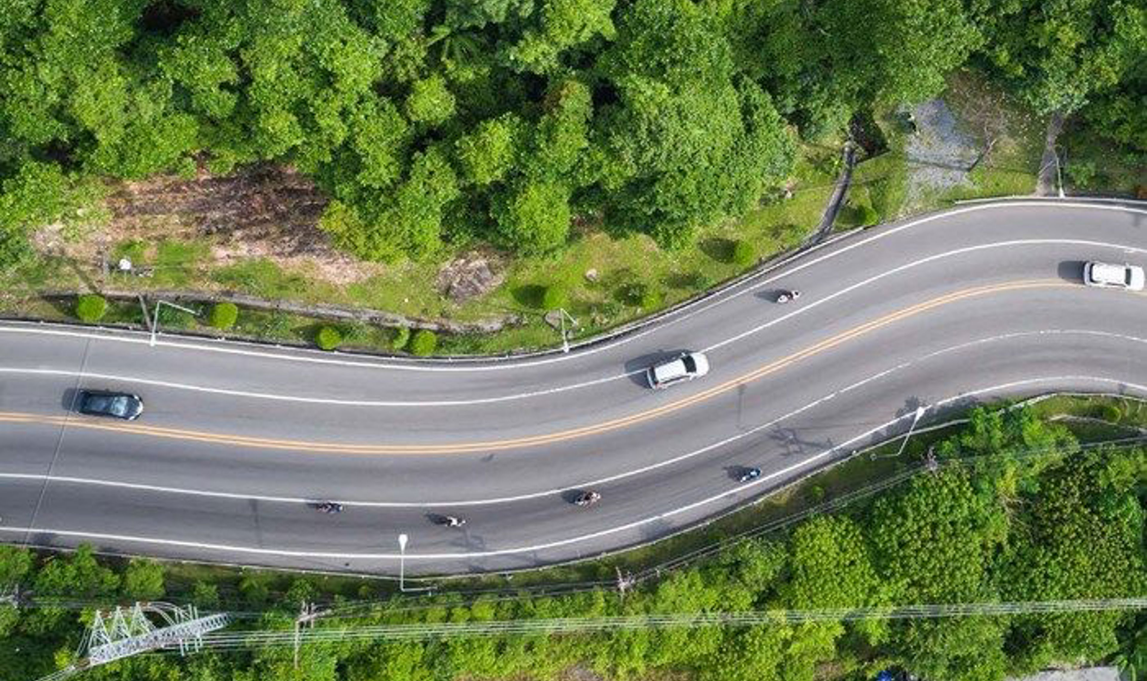Birds eye view of road.jpg (1)