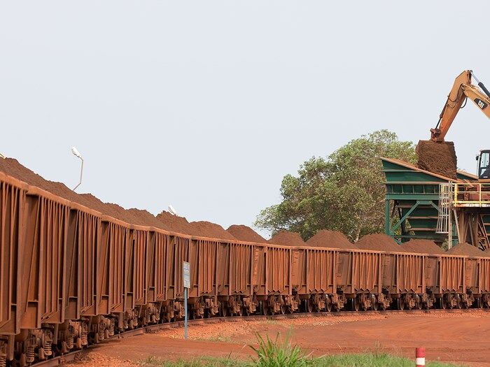 Crane loading onto train.jpg