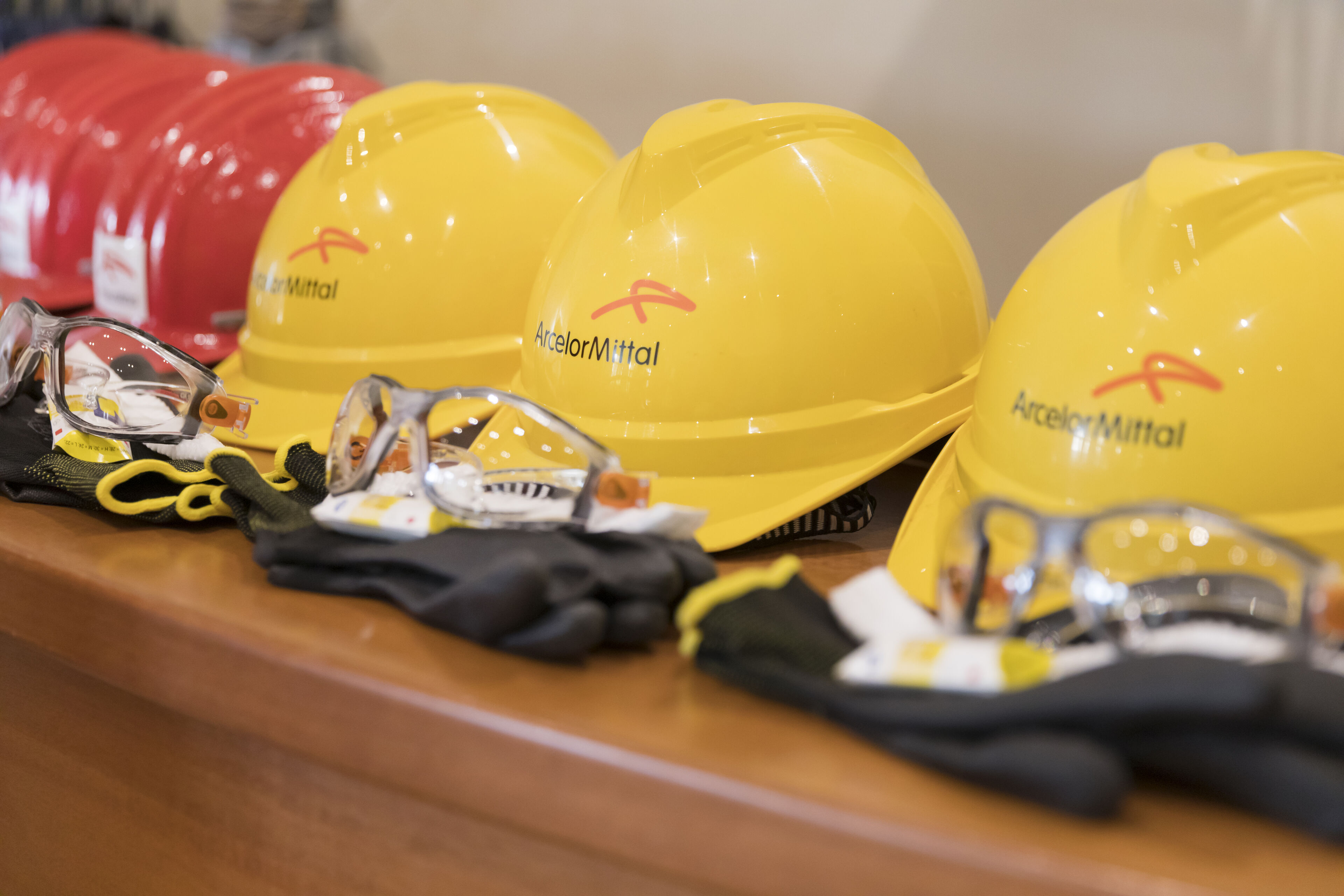 PPE Helmets with Logo MMP_1088.jpg