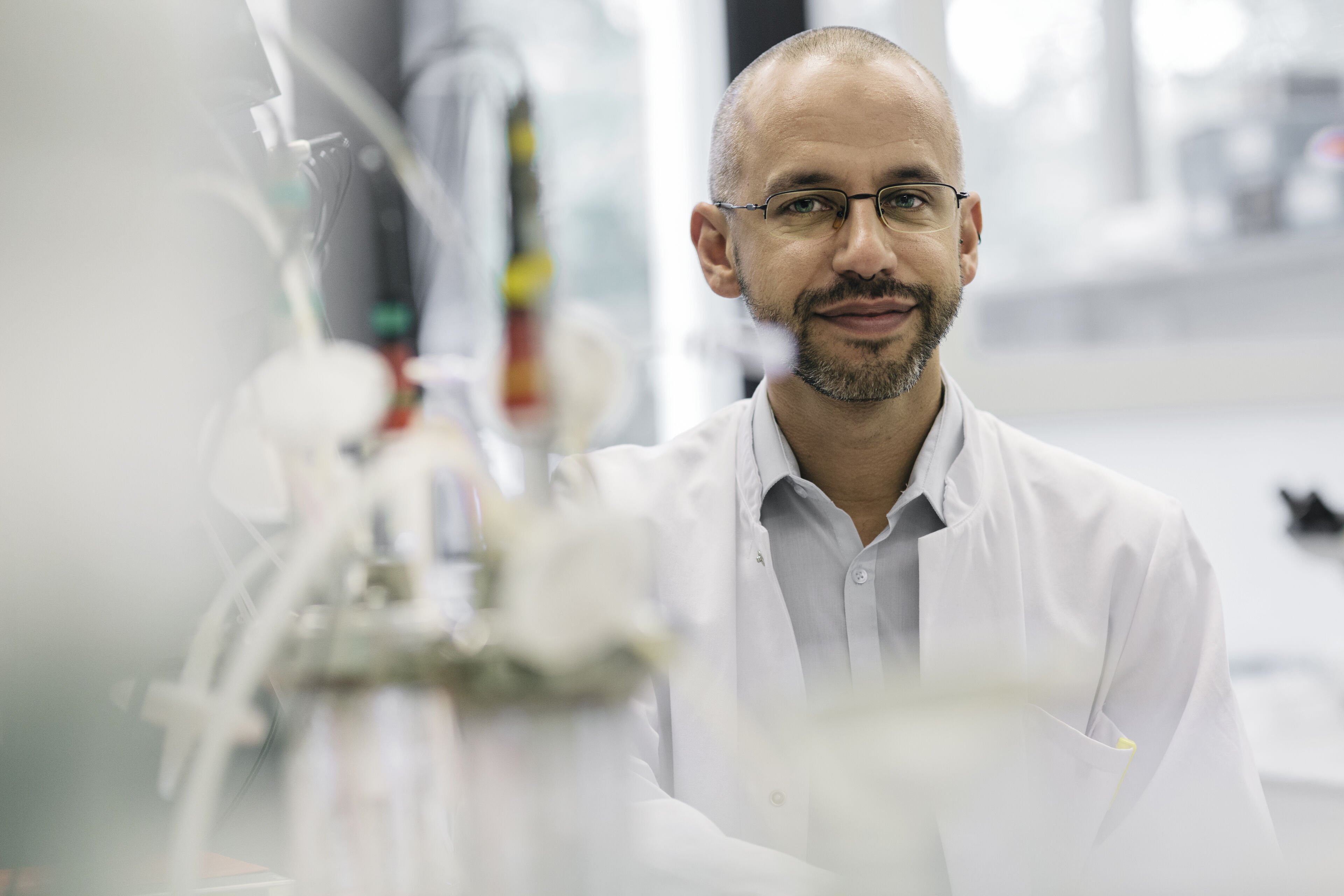 people-man-in-lab.jpg