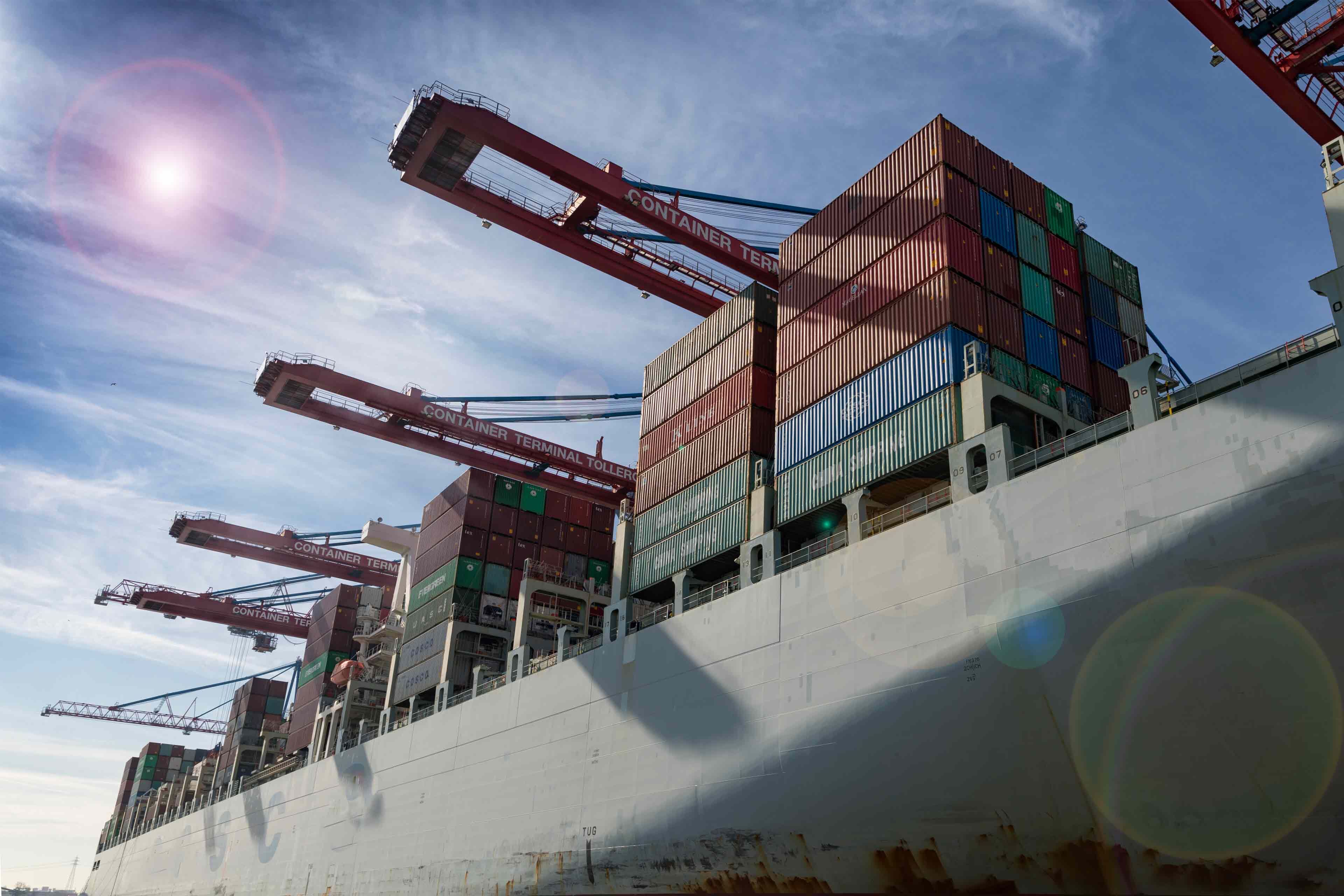container-ship-ports-places-2.jpg