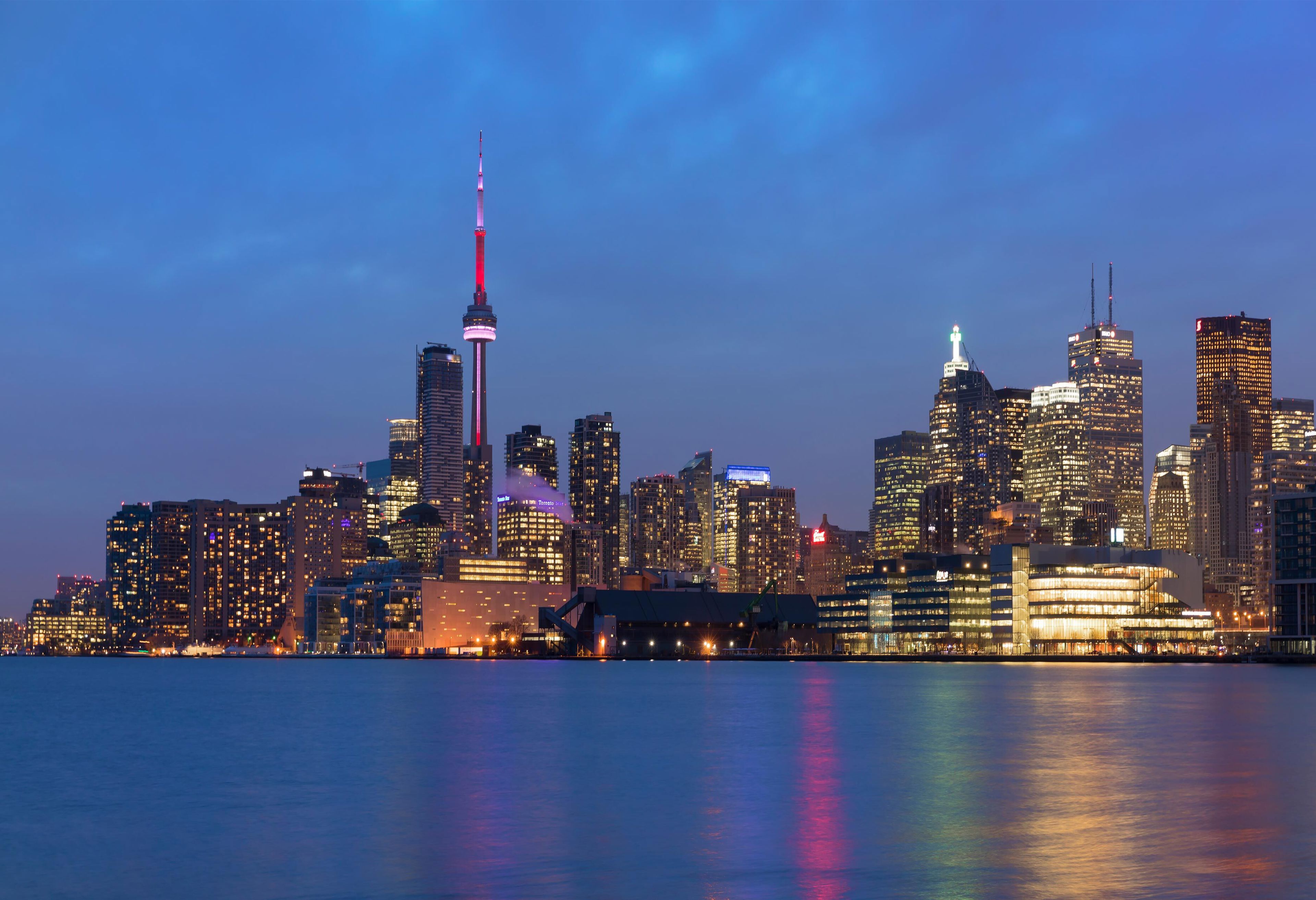 Toronto-Skyline.-Canada.jpg