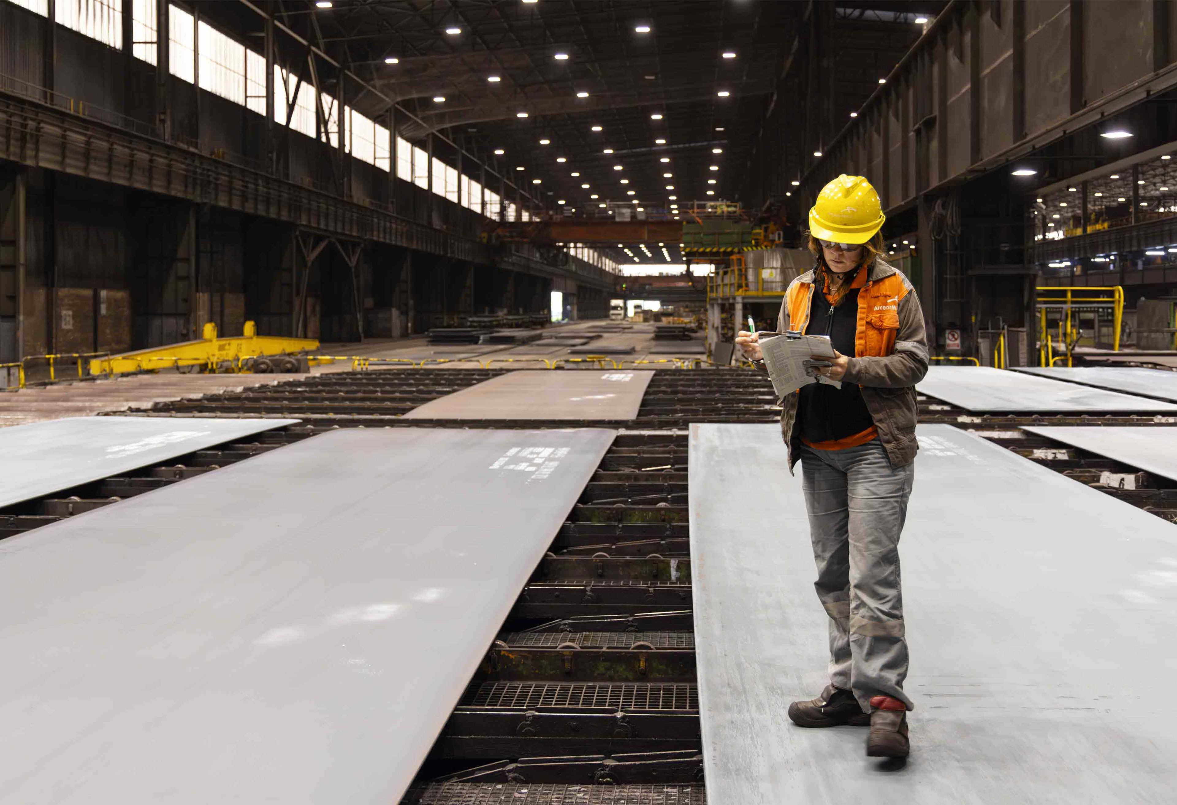 ArcelorMittal Gijon quality control colleague inspect heavy plate after manufacture - 2.jpg