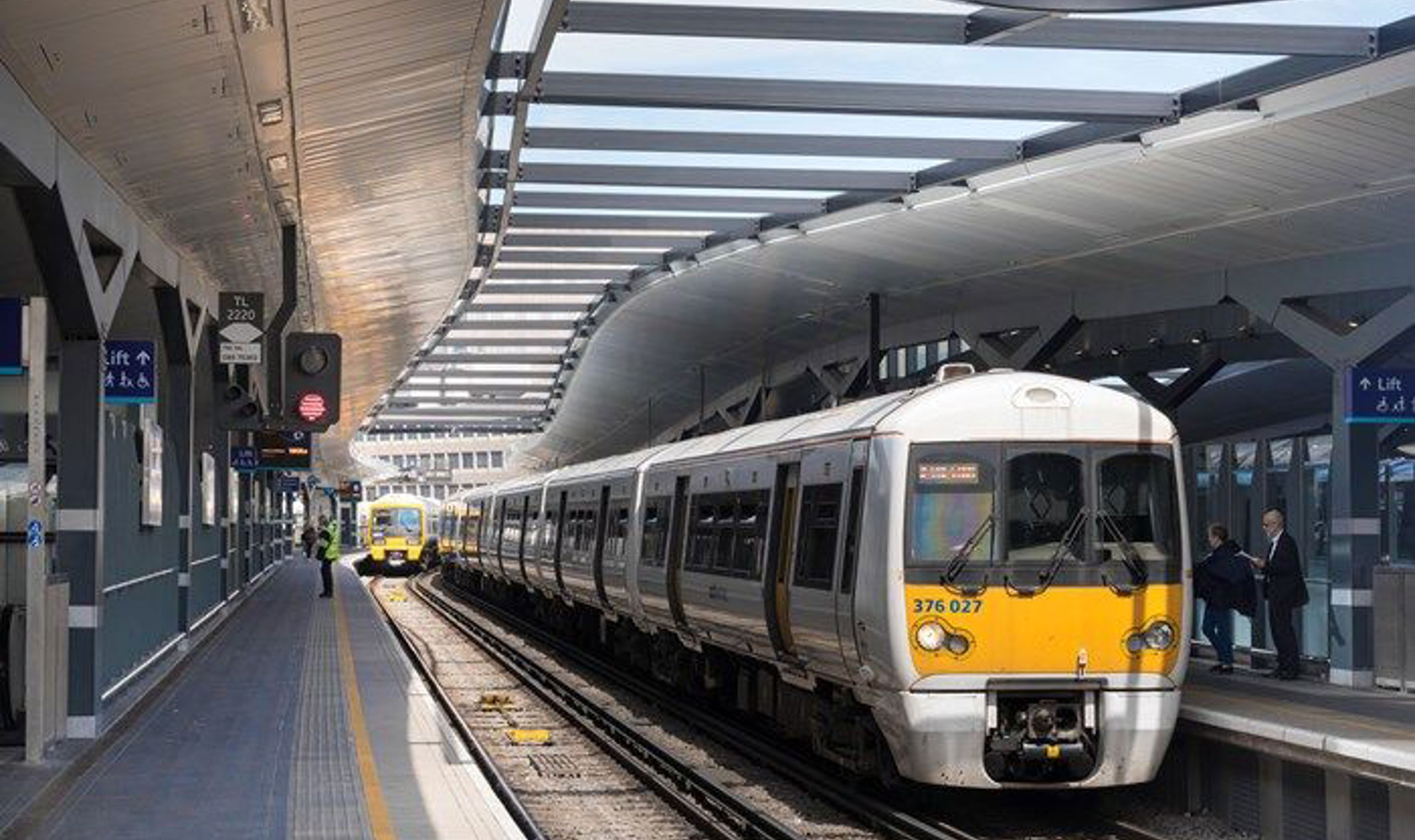 Train at London station .jpg
